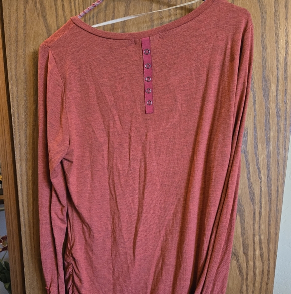 Democracy Women's Long Sleeve Top - Rust Red - Picture 6 of 6